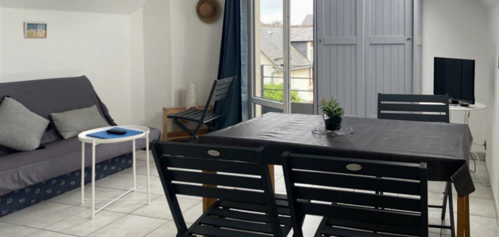 Salon lumineux et accueillant de l'Appartement Lebraz 3 à Saint-Lunaire
